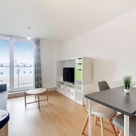 Fully Serviced Two Bed Apartment By Excel & O2 London Exterior photo